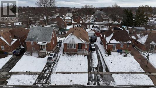 67 HIGHLAND AVENUE, Oshawa (central), Ontario L1H 6A4, Canadá