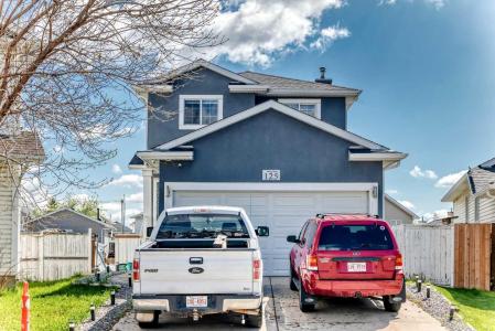 125 CORAL SPRINGS BAY NE, Calgary, Alberta T3J 3P4, Canada