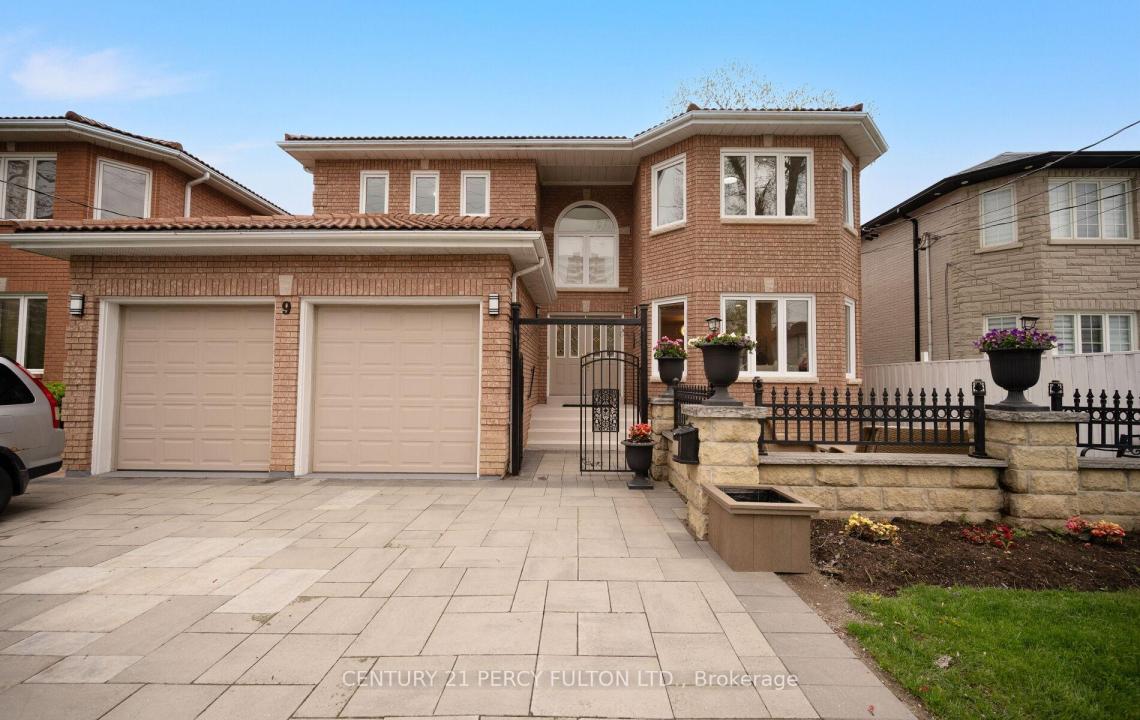 9 GORDON AVENUE, Toronto, أونتاريو M1S 1A6, كندا