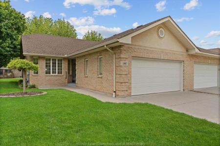 1997 BLUE HERON DRIVE, Windsor, Ontario N8P 1P6, Canada