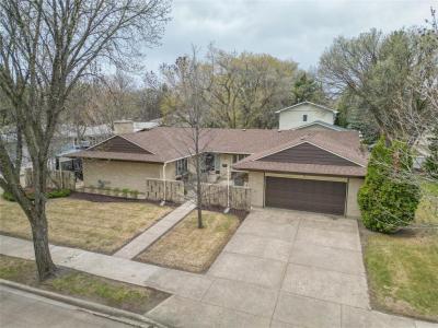 4 CHERRY CRESCENT, Brandon, Manitoba R7B 0Y4, Kanada