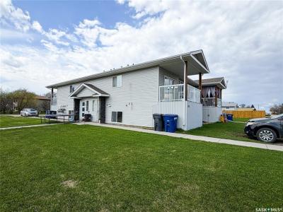 215 2ND STREET W, Meadow Lake, Saskatchewan S9X 1C7, Canadá