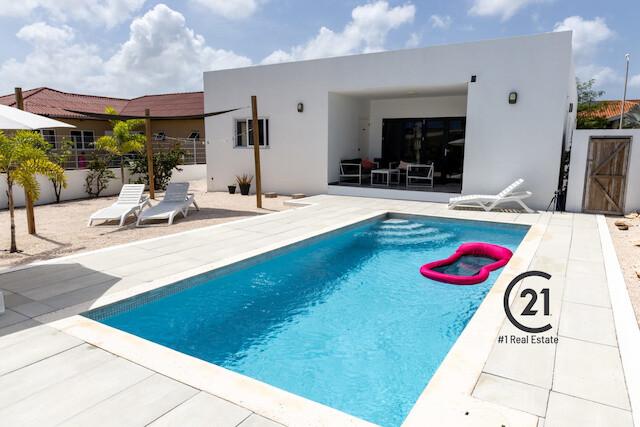 Grote Berg Family House with Pool, Grote Berg, Banda Bou, Curaçao