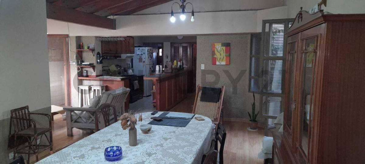 25 de Mayo 36, Las Heras, Mendoza 5539, Argentina