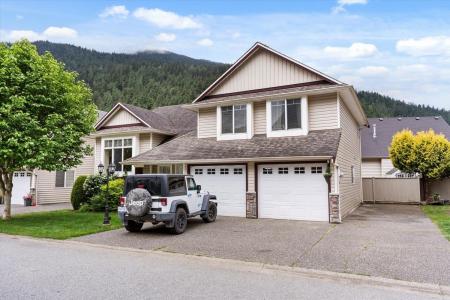 349 WALNUT AVENUE, Harrison Hot Springs, British Columbia V0M 1K0, Canada