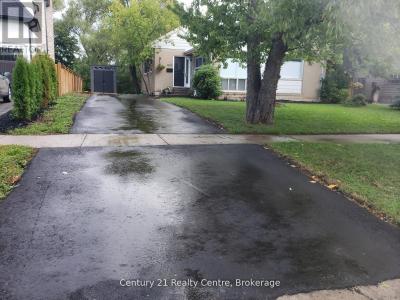 1491 PEMBROKE DRIVE, Oakville (cp College Park), Ontario L6H 1V6, Canada