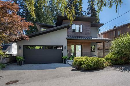 1930 PANORAMA DRIVE, North Vancouver, كولومبيا البريطانية V7G 1V1, كندا 