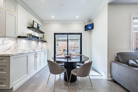 396 DERRYDALE DRIVE, Mississauga, Ontario L5W 0E1, Canada