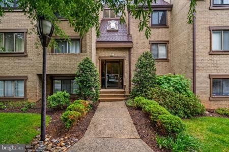 1631 Parkcrest Circle Unit# 8B/301, Reston, 弗吉尼亚州 20190, 美国