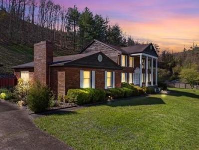 152 Daniels Creek, Banner, Kentucky 41603, USA