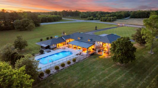 5016 Hillsboro Hwy , Hillsboro, Tennessee 37342, USA
