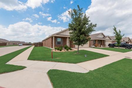 712 Odlozil Lane, Ennis, Texas 75119
