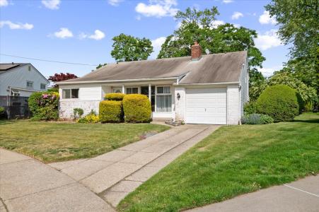 3836 Windsor Drive, Bethpage, Nowy Jork 11714, USA