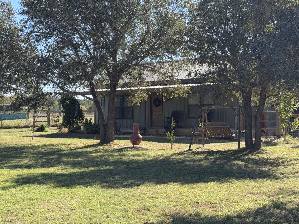 226 FM 1107, Stockdale, Texas 78160, Estados Unidos