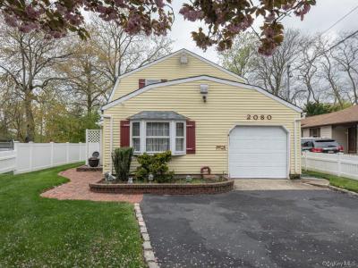 2080 Seamans Neck Road, Seaford, NY 11783, USA