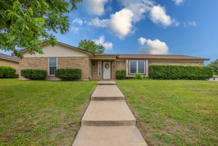 329 Alamosa Drive, Hewitt, Texas 76643, USA