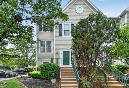 1105 Village Center Parkway , 8, Aurora, Illinois 60506, Stati Uniti