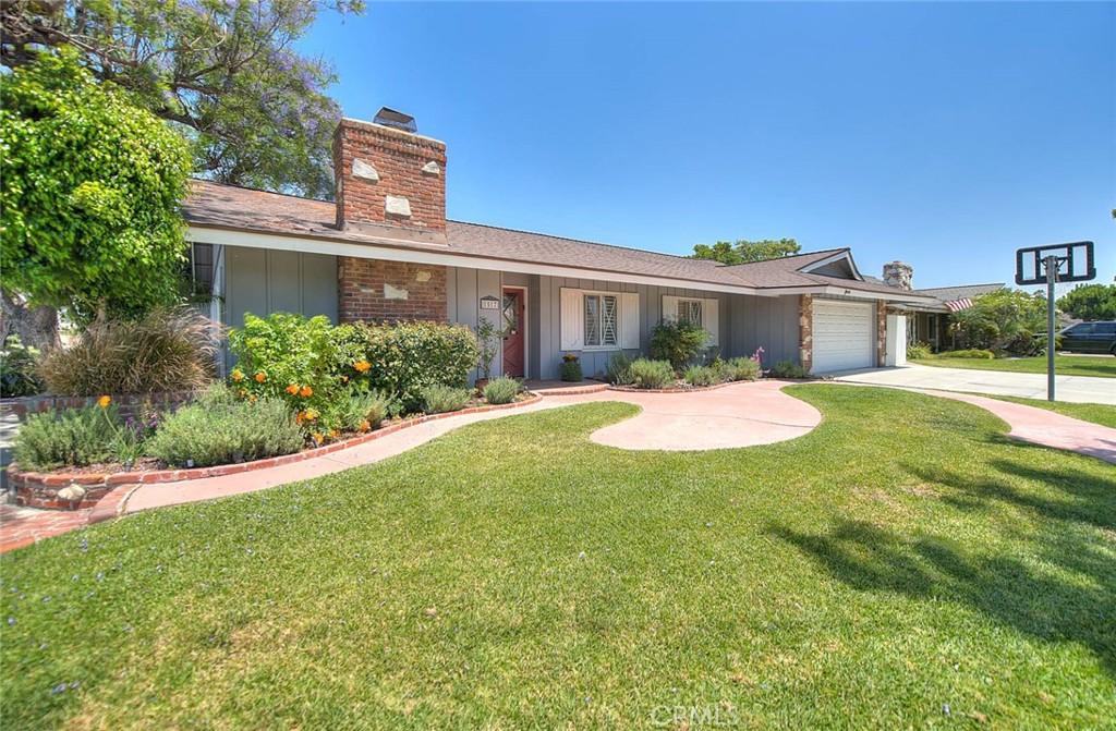 1517 E 19th, Santa Ana, 加利福尼亚州 92705, 美国