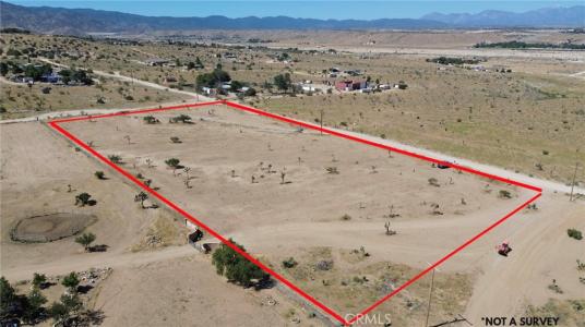 35 Juniper, Apple Valley, California 92308, USA