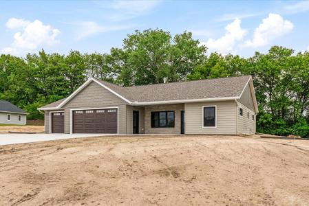 38098 Red Cedar Circle, Prairie Du Chien, Wisconsin 53821, USA