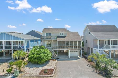 411 5th Street, Sunset Beach, Carolina Do Norte 28468, Estados Unidos