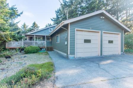 32450 Cape Kiwanda, Cloverdale, Oregon 97112, USA