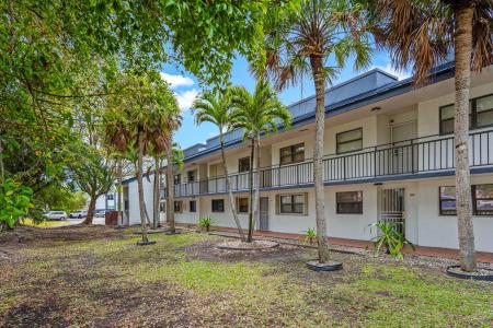 510 W Park Drive #104-3, Miami, Florida 33172, USA