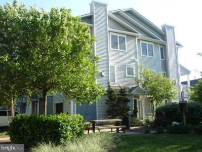 4542 Superior Square, Fairfax, Wirginia 22033, USA