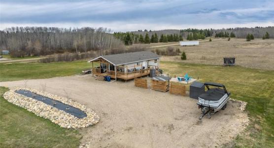 69 CACHE CREEK ROAD, Onanole, Manitoba R0J 1N0, Canada