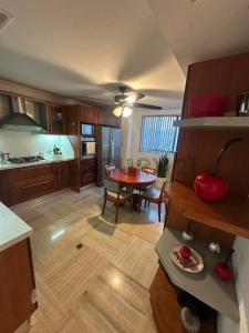 Calle 128A Venta de Apartamento Res. Residencias Luxor Suites Valle Blanco, Valencia, Carabobo 2001, Venezuela