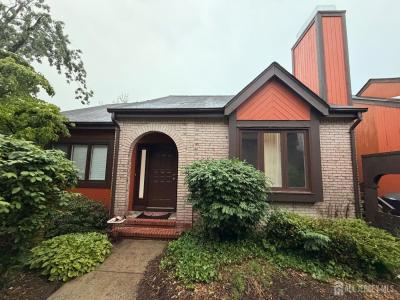 100 E Riverbend Drive, North Brunswick, New Jersey 08902, États-Unis