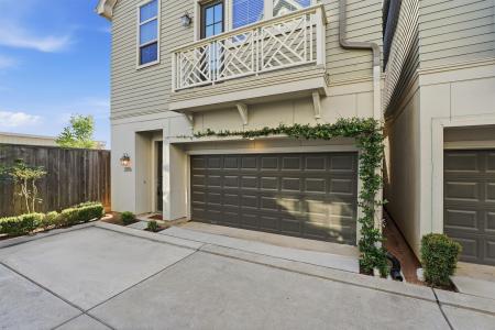 2117 Naomi Street B, Houston, Texas 77054, USA