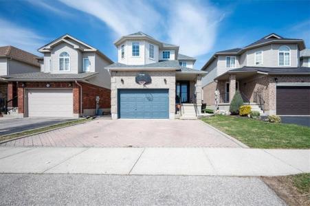30 HEATHERWOOD PLACE, Kitchener, Ontario N2N 3P4, Canada