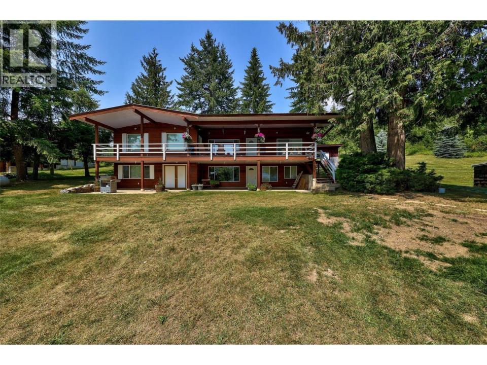 6297 SQUILAX-ANGLEMONT ROAD, Magna Bay, Colombie-Britannique V0E 1M7, Canada