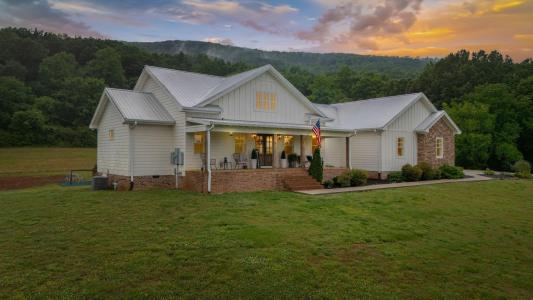 6866 Daus Mountain Rd, Whitwell, Tennessee 37397, USA