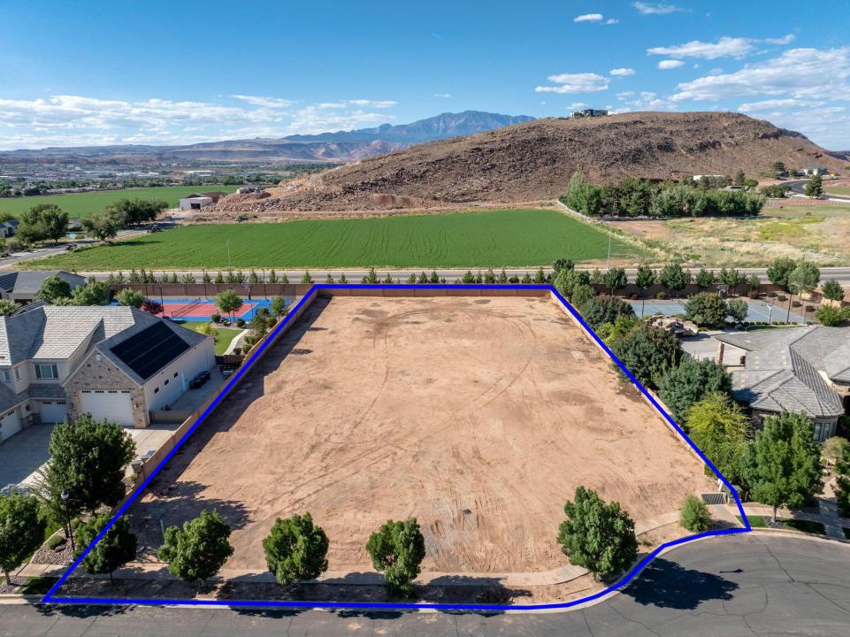 387 E Chateau Meadows CIR, Washington, Utah 84780, Stati Uniti