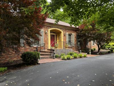 1119 Deer Haven Drive , Frankfort, Kentucky 40601, USA