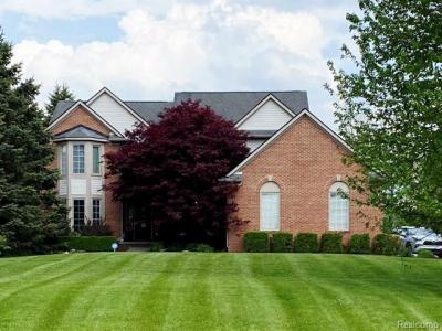 1802 Mist Wood Drive, Howell Twp, Michigan 48843, USA