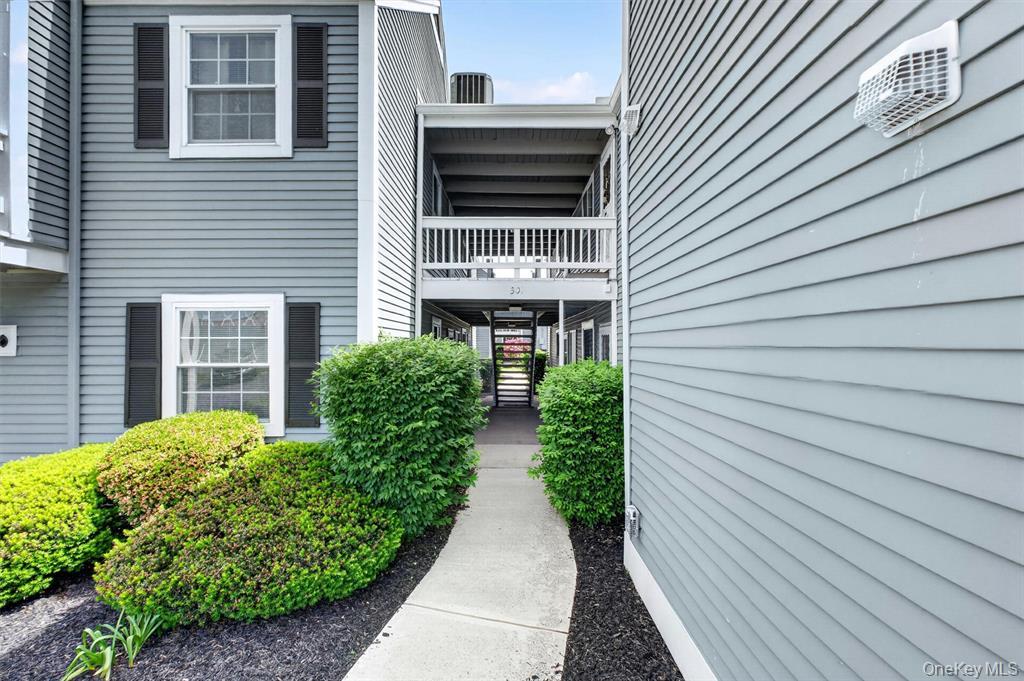 301 Commons Way Unit #C (First Floor), Fishkill, Nowy Jork 12524, USA