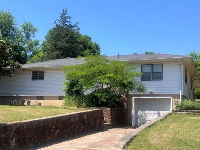 185 NW 8th, Krebs, Oklahoma 74554, USA