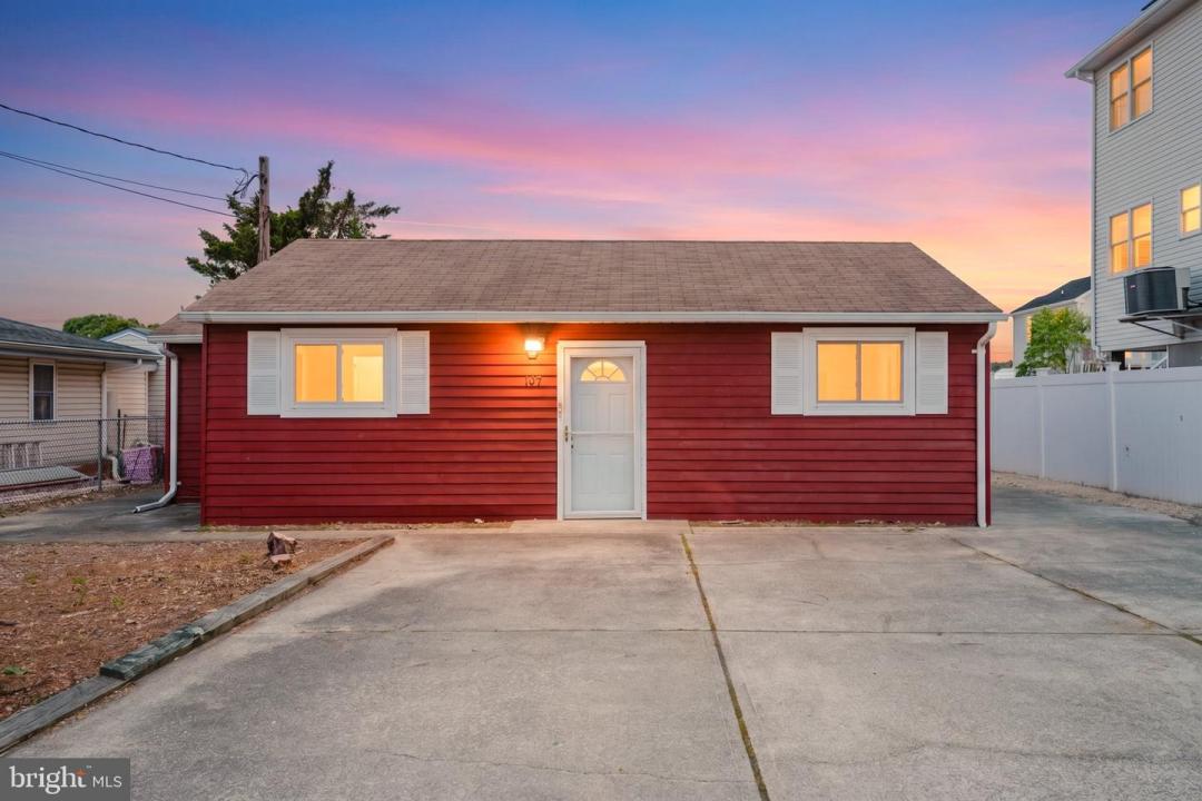 107 E Dory Dr, TUCKERTON, ניו ג'רזי 08087, ארצות הברית של אמריקה