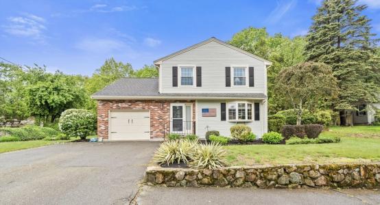 71 Sheilas Way, Lynn, Massachusetts 01904, USA