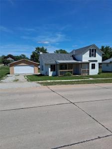 4 Wood St, Urbana, Iowa 52345, USA