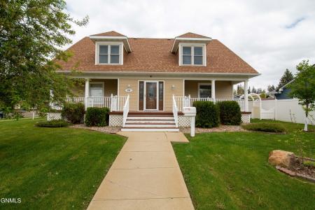 413 Colfax Street, Dickinson, ND 58601, USA
