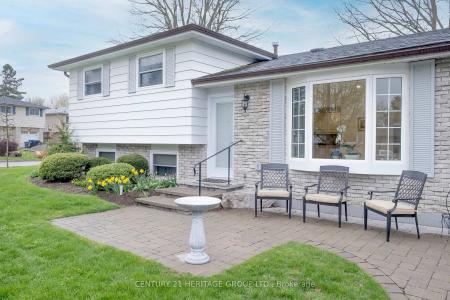 31 MCCAGUE CRESCENT, New Tecumseth, Ontario L9R 1B2, Canada