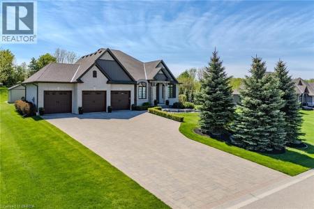 5 MOORE BOULEVARD, Brantford, Ontario N3T 0E2, Canada