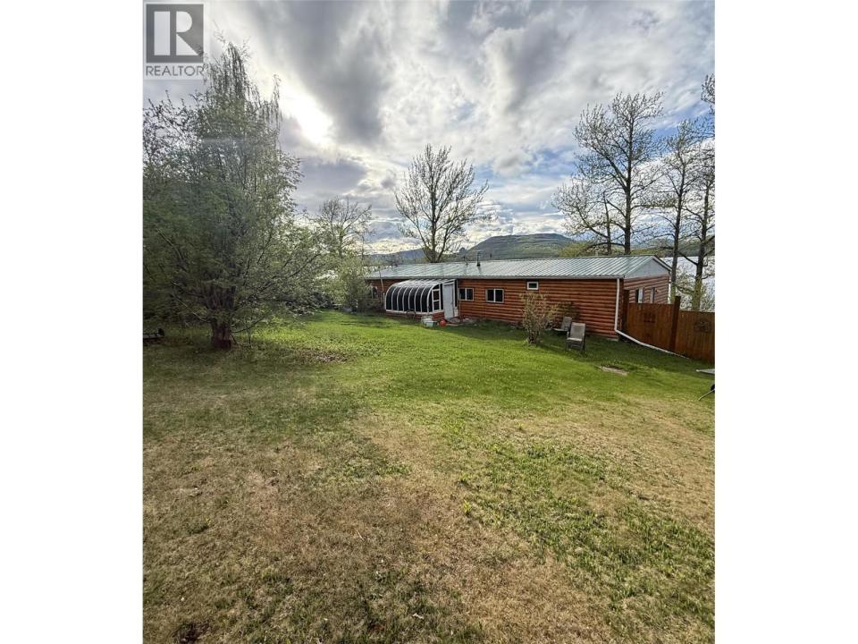 6978 MOBERLY LAKE ROAD SOUTH, Moberly Lake, British Columbia V0C 1X0, Canada