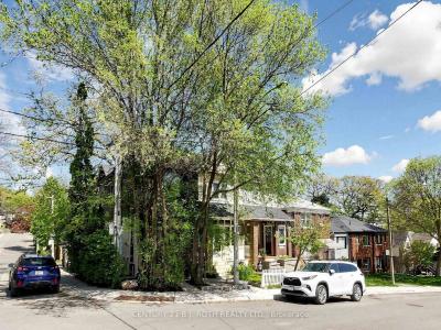 195 WHEELER AVENUE, Toronto, Ontario M4L 3V5, Canada