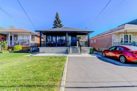 37 BENTWORTH AVENUE, Toronto, Ontario M6A 1P1, Canada