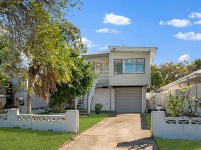11 Sportsground Street, Redcliffe, QLD 4020, Australia